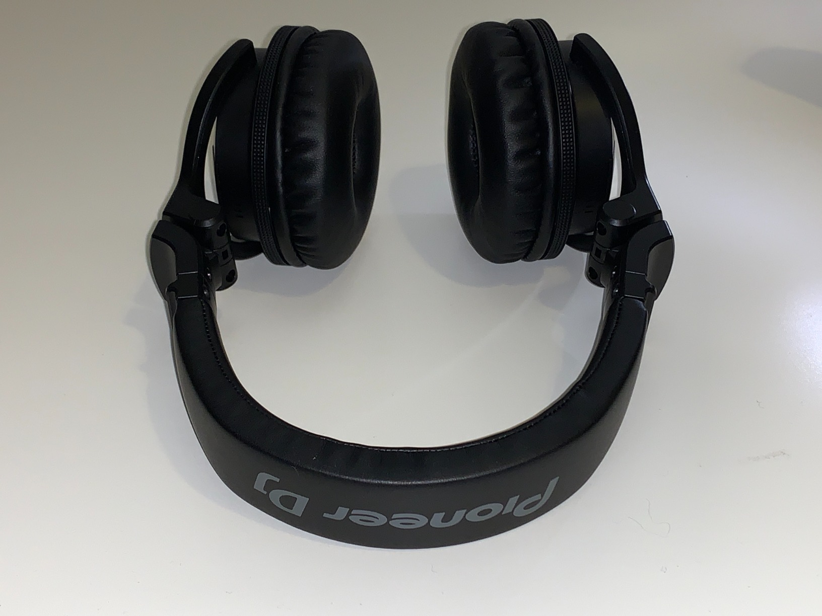 Pioneer DJ HDJ-CUE1BT On-Ear DJ Headphones, Bluetooth, Foldable customer photo 1