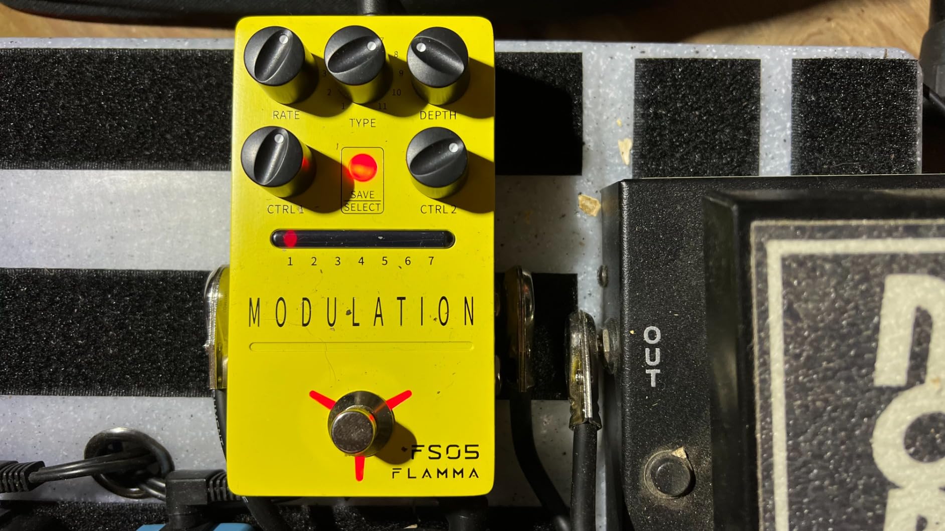 FLAMMA FS05 Multi Modulation Pedal Electric Guitar Stereo Effects Pedal with 7 Storable Slots 11 Modulation Effects True Bypass customer photo 2