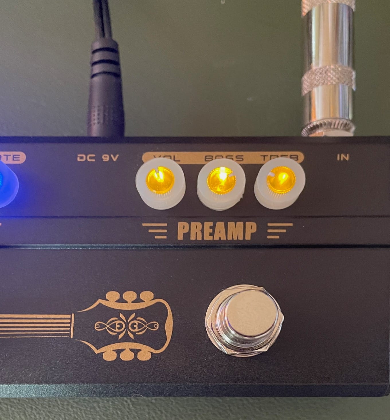 SONICAKE Acoustic Pedal Guitar Effect Acoustic Pedal Multi Effects Preamp Chorus Delay Reverb Acoustic Guitar Pedal Sonic Wood with XLR Output customer photo 2