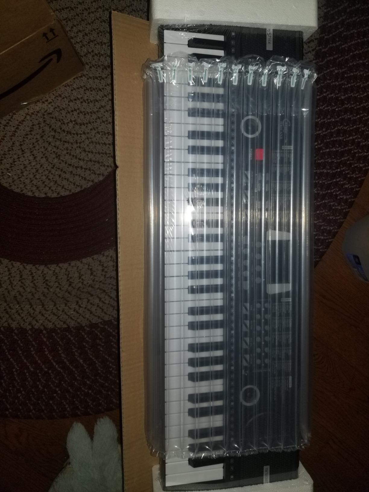 Keyboard Piano Lighted Keys for Beginner Adults Teens Kids, 61 Key Electronic Music Keyboard with Teaching Modes Powered by USB or Battery with LCD Display Microphone Headphone Jack customer photo 1