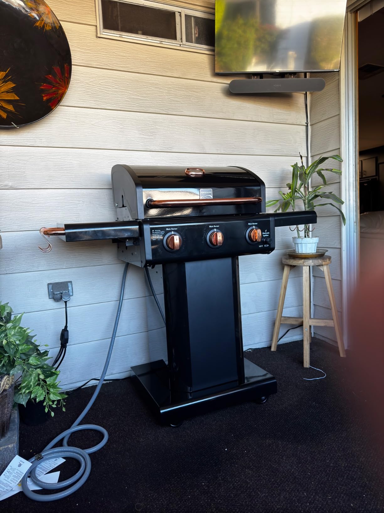 Kenmore 3-Burner Propane BBQ Grill, 30,000 BTUs Gas Grill with Cast Iron Cooking Grates, Folding Side Tables & Wheels, Outdoor Grill with Tool Hooks, Black customer photo 2