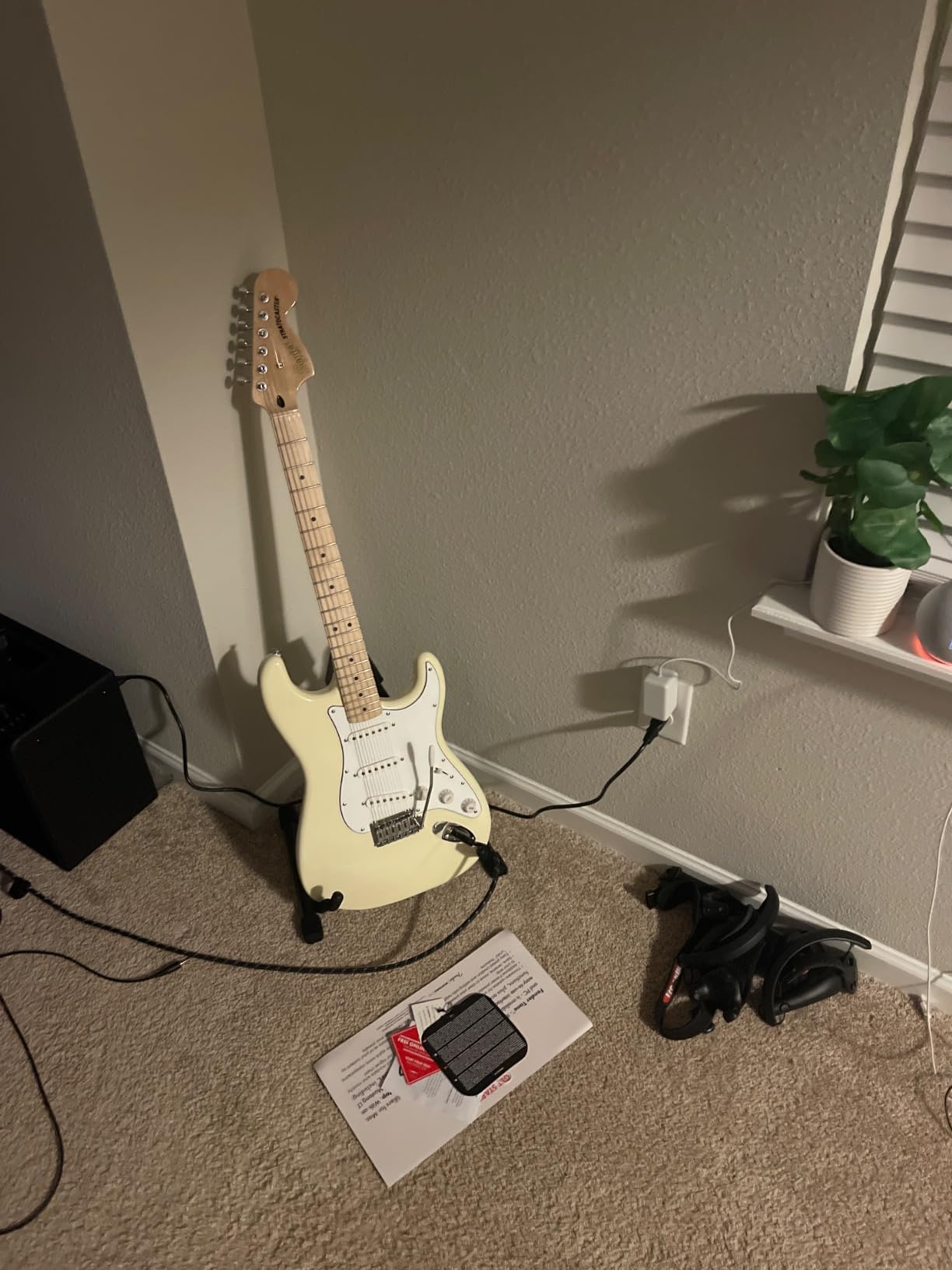 Squier Affinity Series Stratocaster Electric Guitar, Olympic White | Maple fingerboard, lightweight body, ideal starter electric guitar under $300 customer photo 1