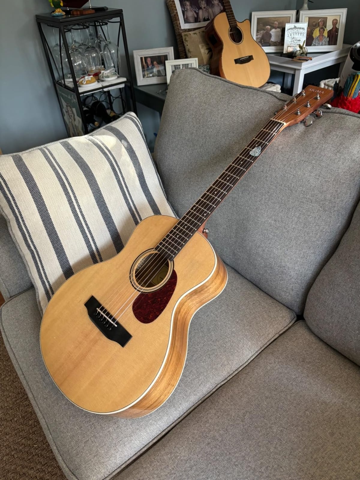 SIGMA Junior 3/4 Size Acoustic Guitar, Solid Spruce Top, Dao Back & Sides, Natural Gloss, Rosewood Bridge, Premium Name-Brand Steel Strings, Mini Acoustic Guitar Suitable for Travel, Right (20MINI) customer photo 1