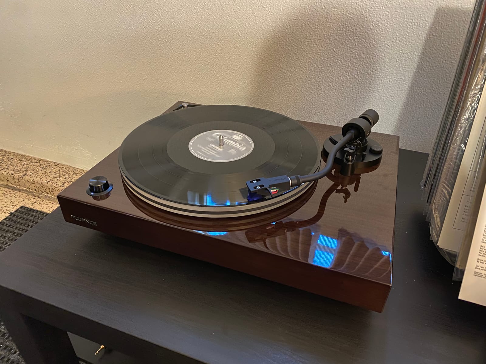 Fluance RT85 Reference High Fidelity Vinyl Turntable Record Player with Ortofon 2M Blue Cartridge, Acrylic Platter, Speed Control Motor, High Mass MDF Wood Plinth, Vibration Isolation Feet (Piano White) customer photo 1