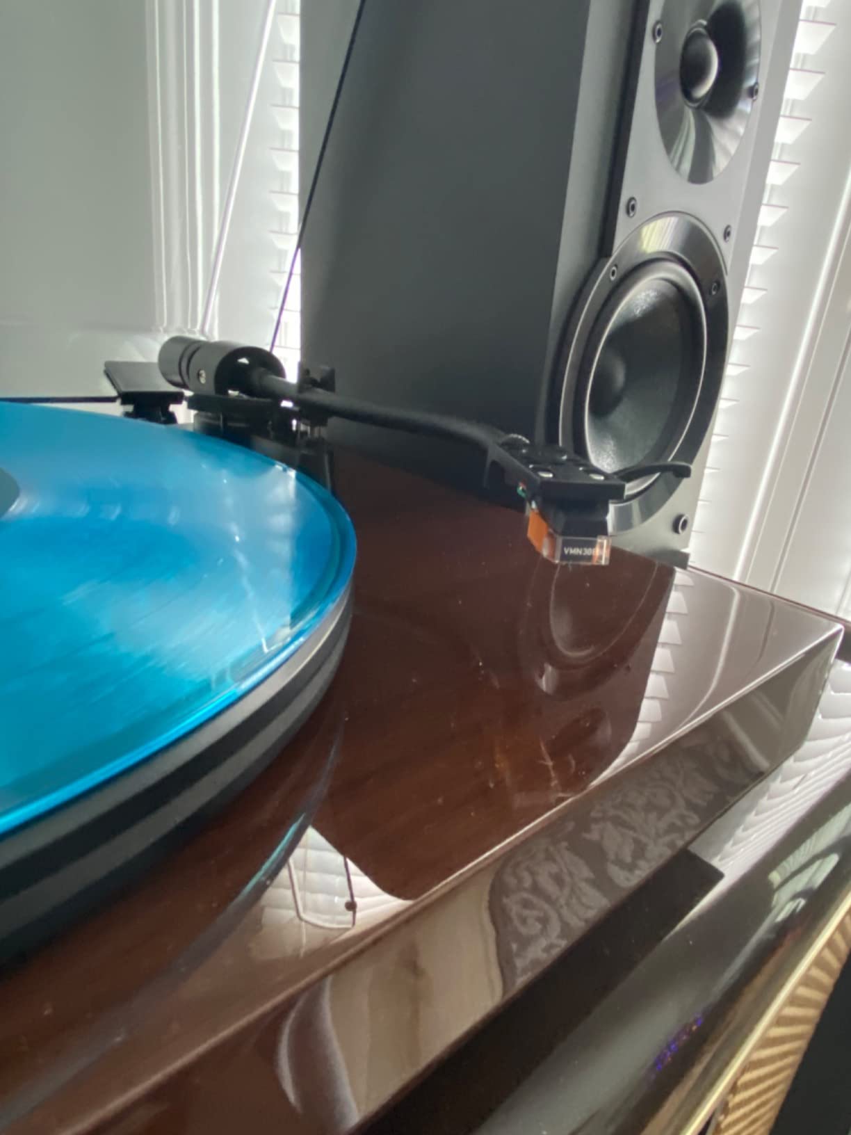 Fluance RT82 Reference High Fidelity Vinyl Turntable Record Player with Ortofon OM10 Cartridge, Speed Control Motor, High Mass MDF Wood Plinth, Vibration Isolation Feet - Piano White customer photo 2