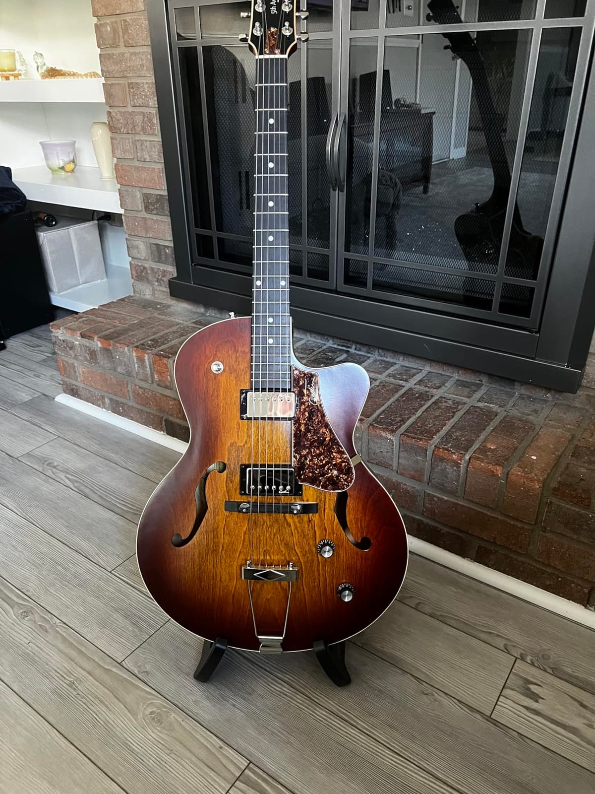 D'Angelico 5th Avenue Cutaway KingPin II HB CW Electric Guitar - Cognac Burst customer photo 1