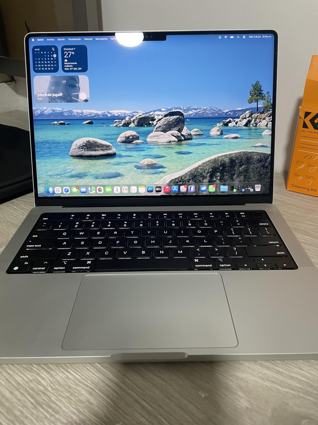 Apple Late 2021 MacBook Pro with Apple M1 Pro chip (14 inch, 16GB RAM, 512GB SSD) Silver (Renewed) customer photo 1