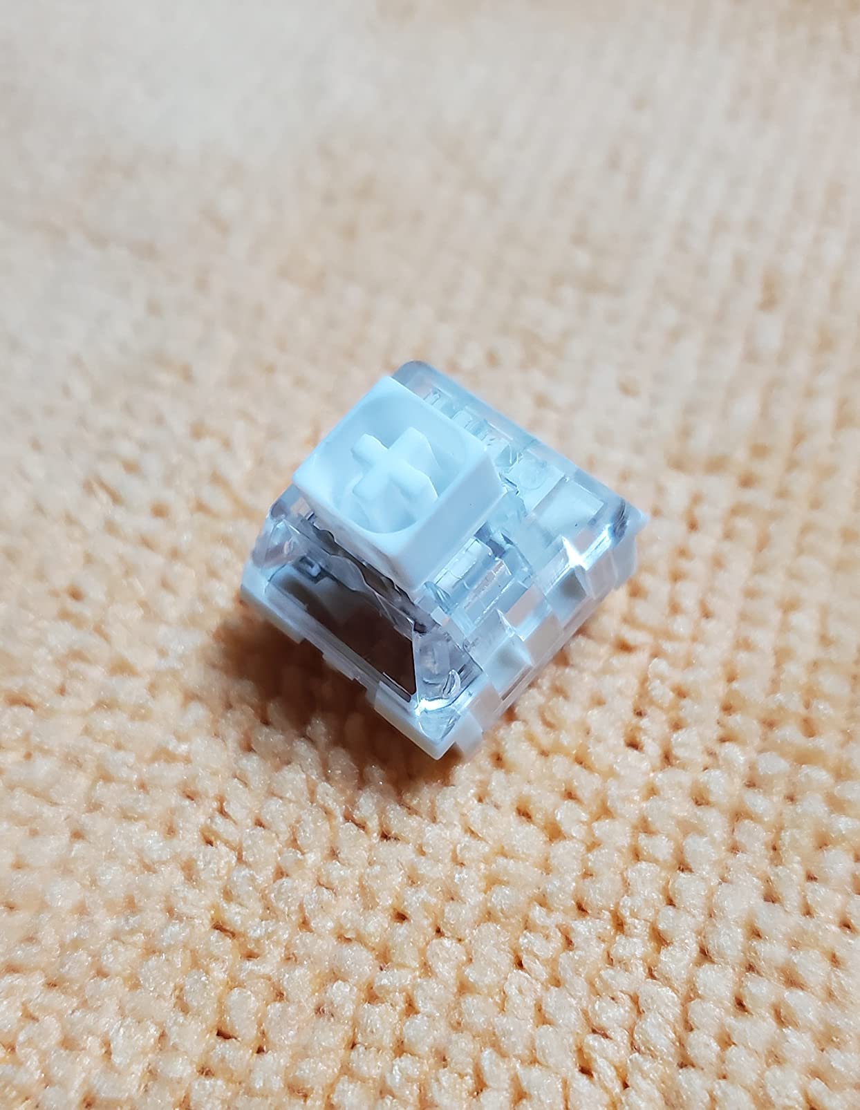 Kailh Box White Switch for Mechanical Gaming Keyboard 3-Pin Plate Mounted/RGB/SMD Waterproof MX Lever Switch (108pcs) customer photo 2
