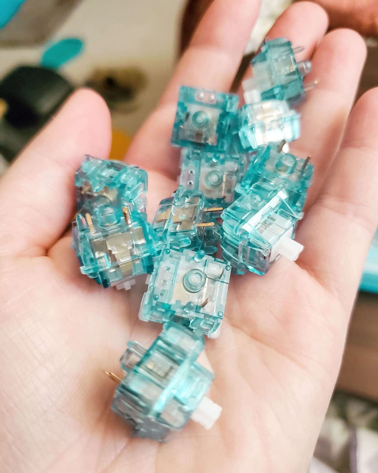 DUROCK Silent Shrimp Switches, Silent T1 Tactile Switches 67g, 5 Pins Pre-Lubed MX Silent Keyboard Switches (Silent Shrimps, 70pcs) customer photo 2