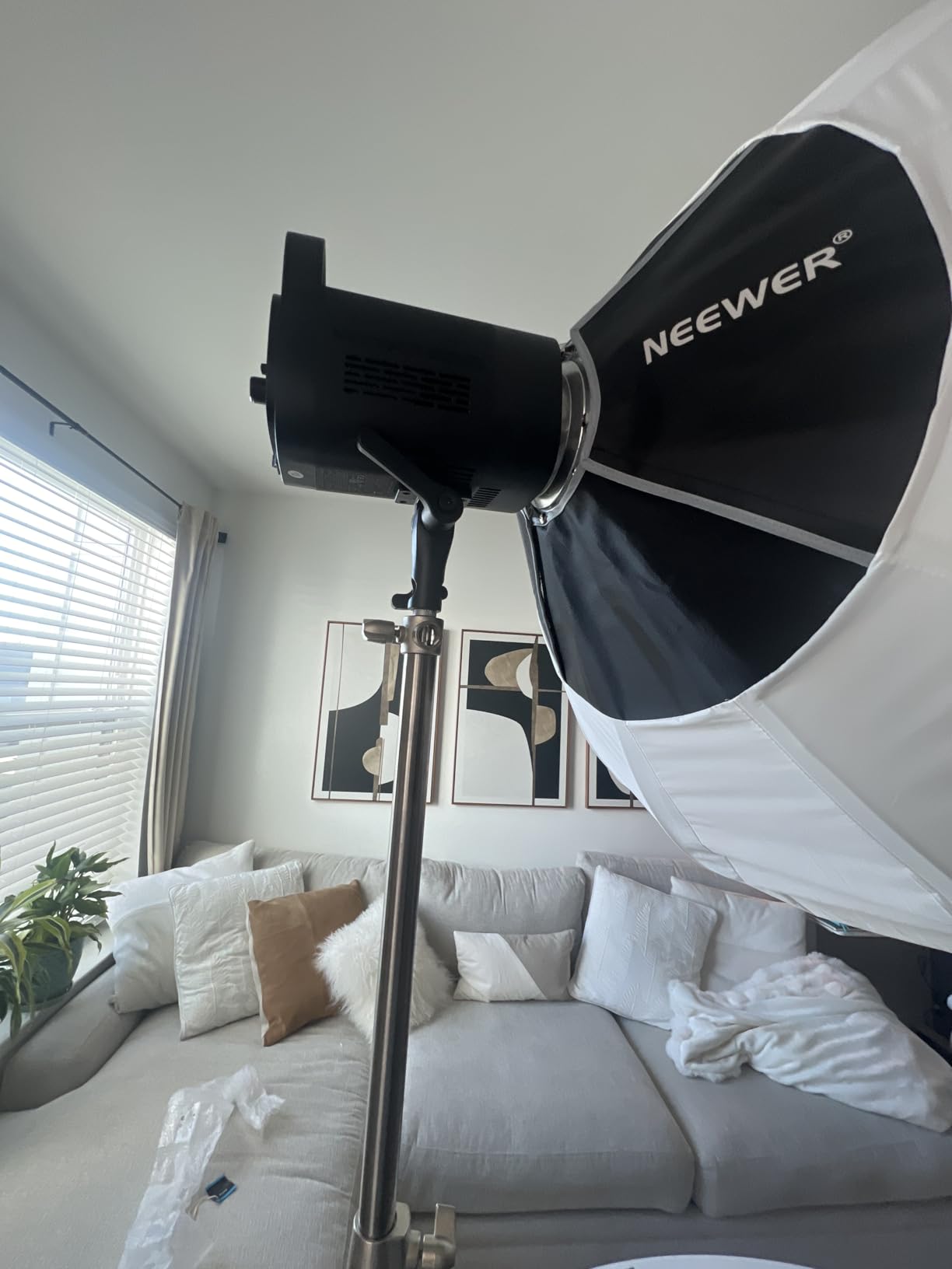 NEEWER 9.2ft/2.8m Stainless Steel Light Stand, Spring Cushioned Heavy Duty Photography Tripod Stand with 1/4” to 3/8” Universal Screw Adapter for Strobe,LED Video Light,Ring Light,Monolight, Softbox customer photo 1