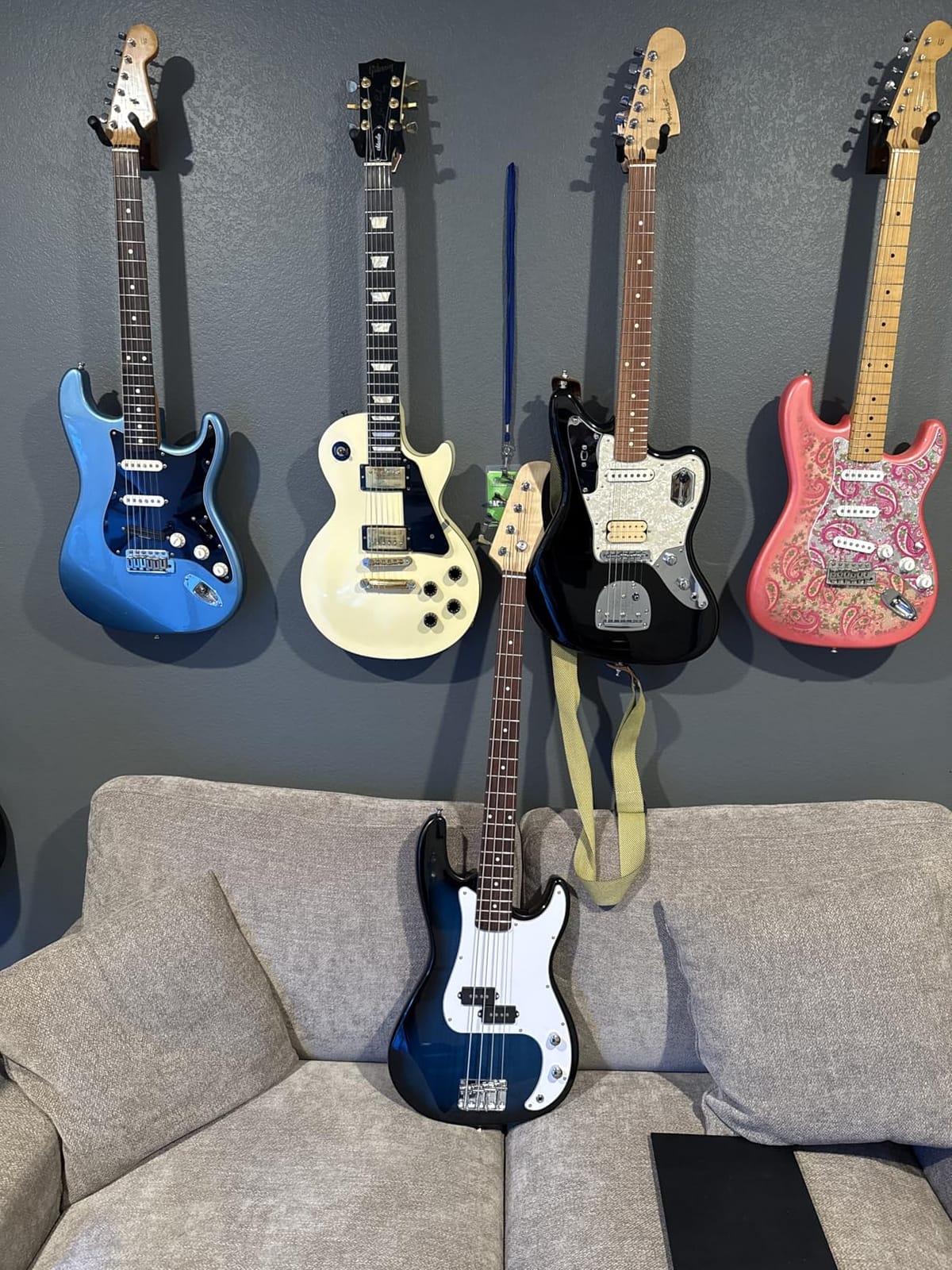 Ktaxon 4 String Electric Bass Guitar, Full-Size Right-Handed Beginner Kit customer photo 2