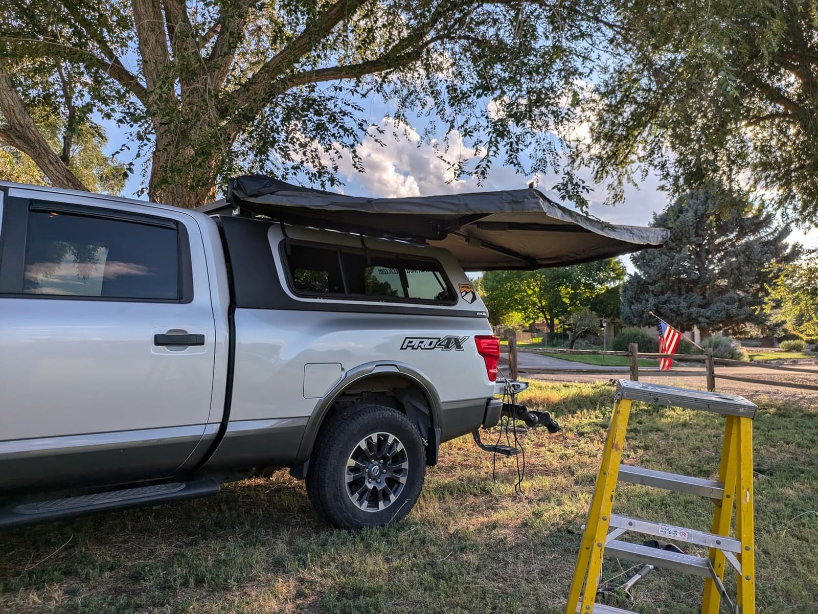Overland Vehicle Systems 19689909 HD Nomadic 270 LTE Awning Passenger Side | 65 Sq Ft of Coverage | Dark Gray Fabric with Travel Cover Included | Twist and Lock Technology | Weather-Resistant customer photo 1