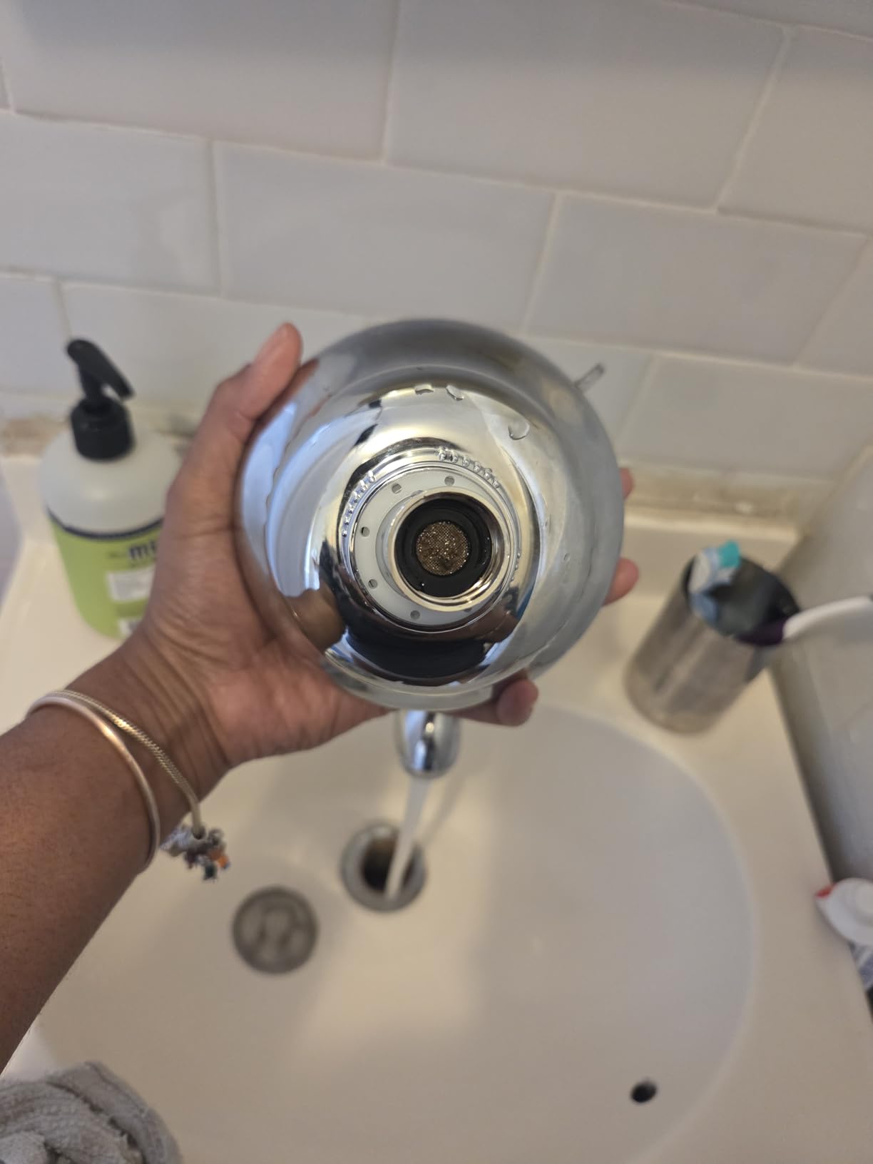 MakeFit Filtered Shower Head - High Pressure Shower Head with Filter for Hard Water Softener - 7 Settings Bathroom Rain Showerhead to Remove Chlorine and Heavy Metals (Chrome) customer photo 1