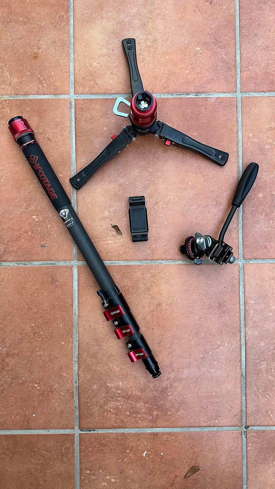 IFOOTAGE Cobra 3 C180F-P Carbon Fiber Camera Monopod 71