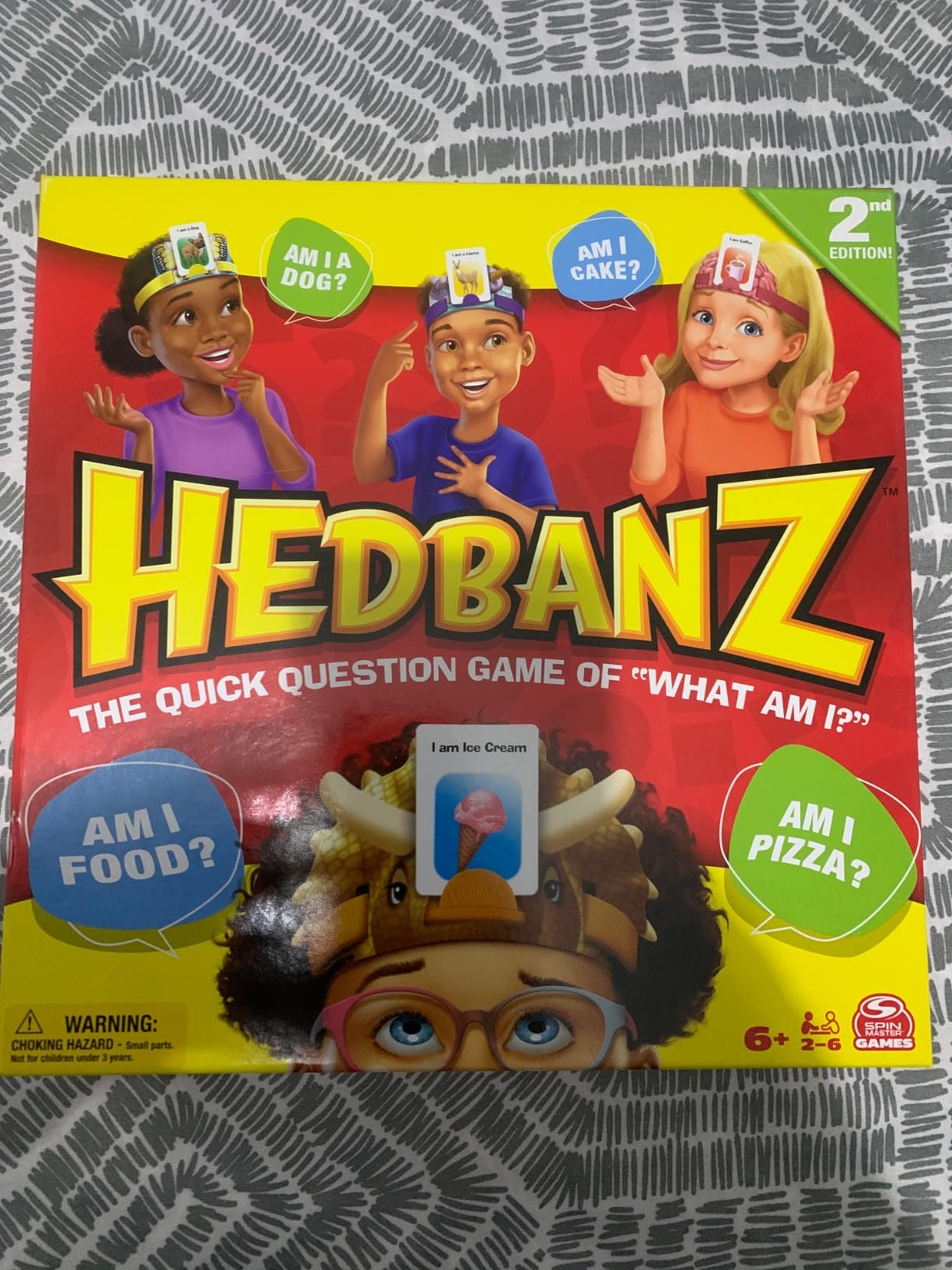 Spin Master Games Hedbanz Picture Guessing Game for Family Game Night customer photo 2