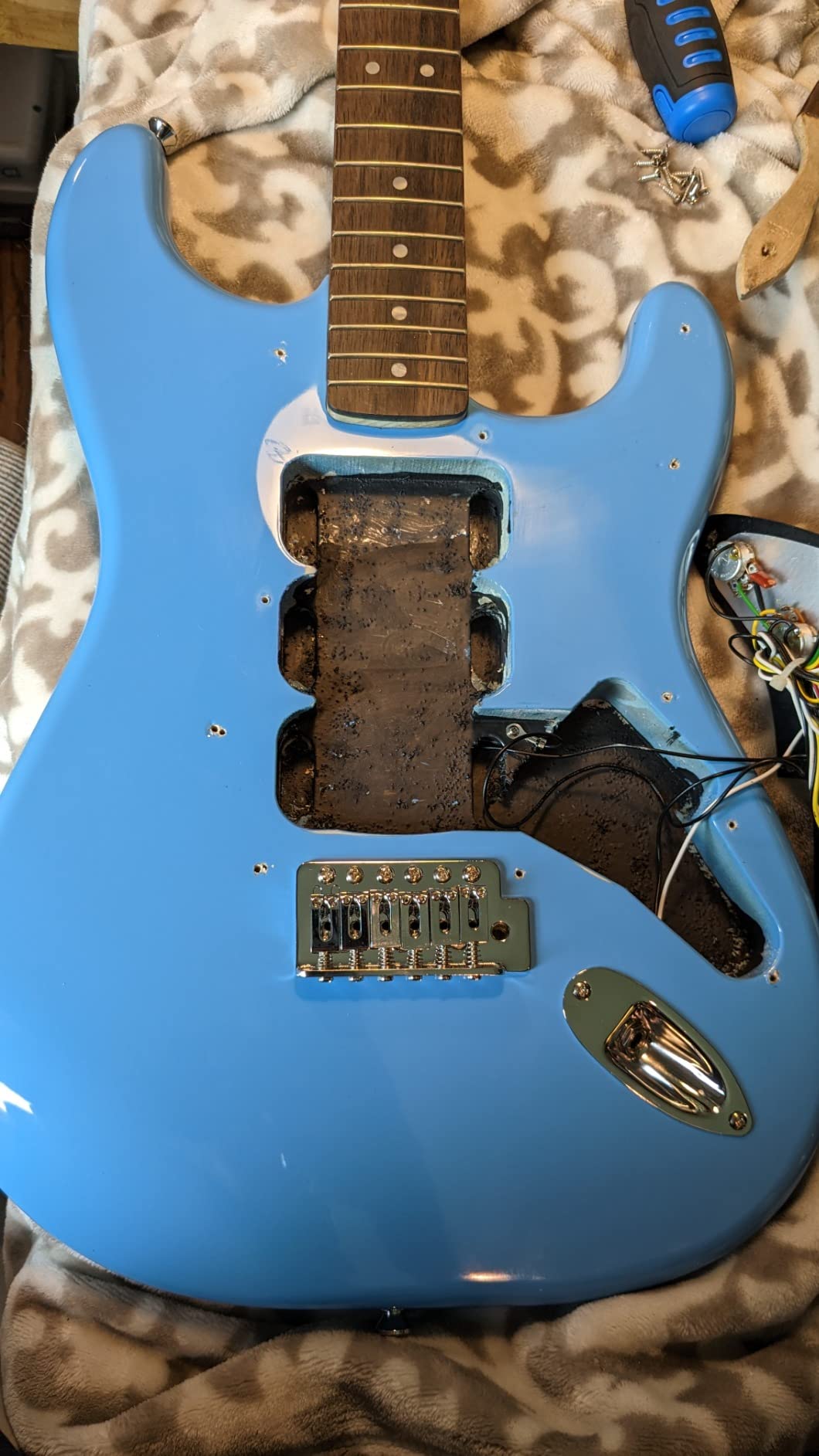 Squire Sonic Stratocaster Electric Guitar, California Blue, Laurel Fingerboard, Black Pickguard customer photo 2