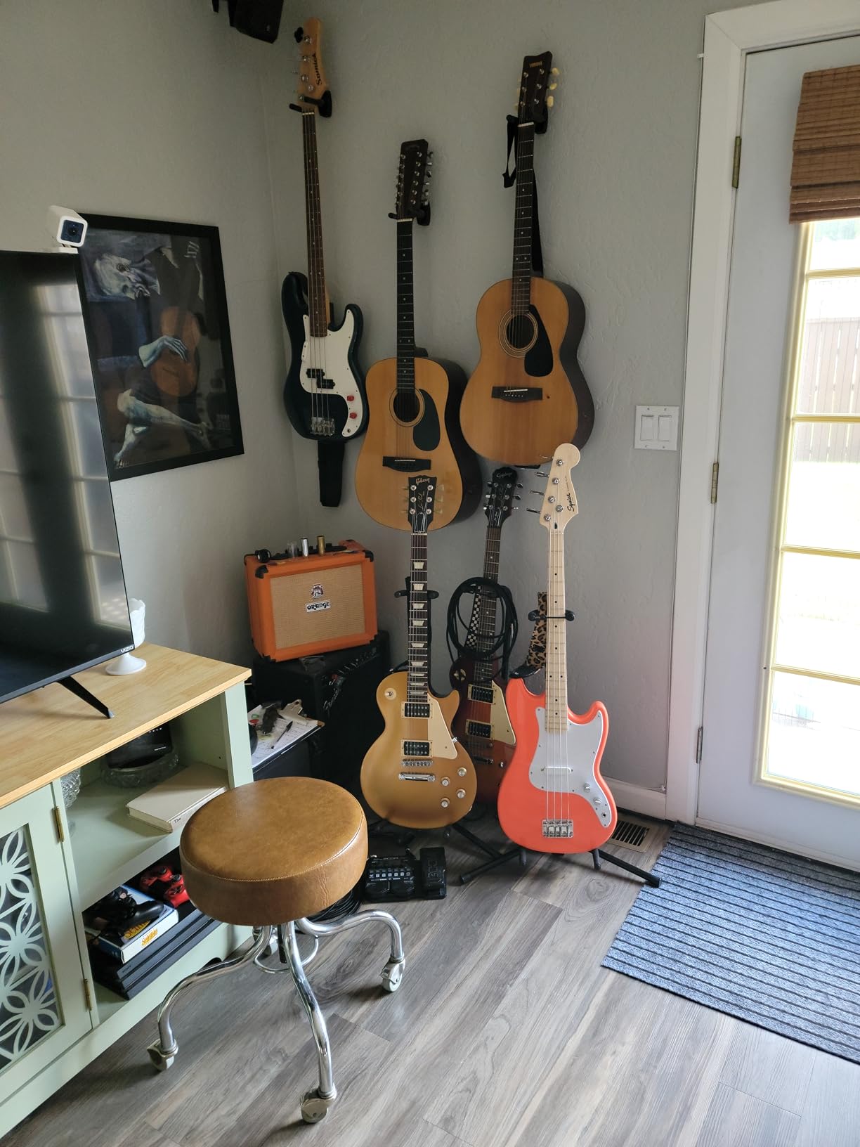 Squier Sonic Bronco Bass, Black, Laurel Fingerboard customer photo 1