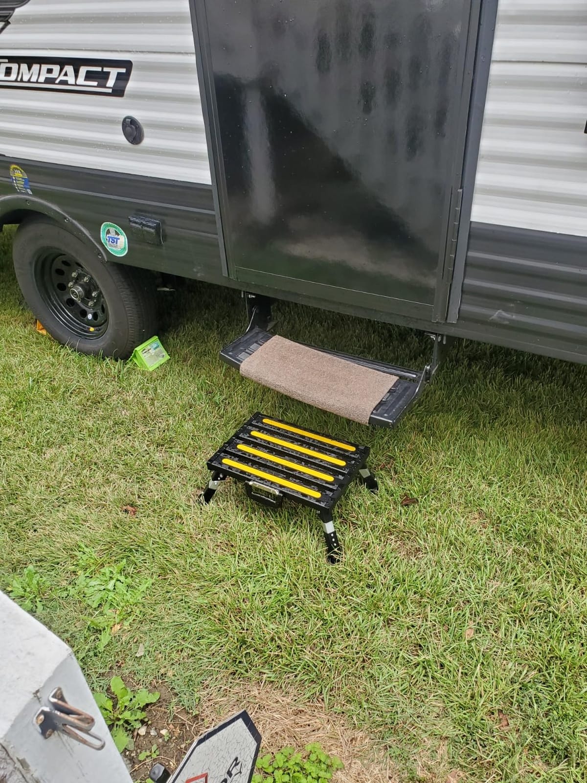 Aluminum RV Step Stool, 4-Level Adjustable Folding, Black customer photo 2