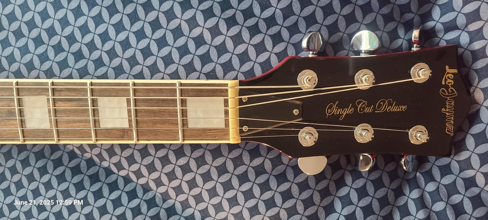Leo Jaymz SC Series Electric Guitar - Mahogany Body, Laurel Fingerboard, Dual Humbuckers, Tune-O-Matic Bridge, C Neck, 18:1 Tuners (Sunburst) customer photo 2