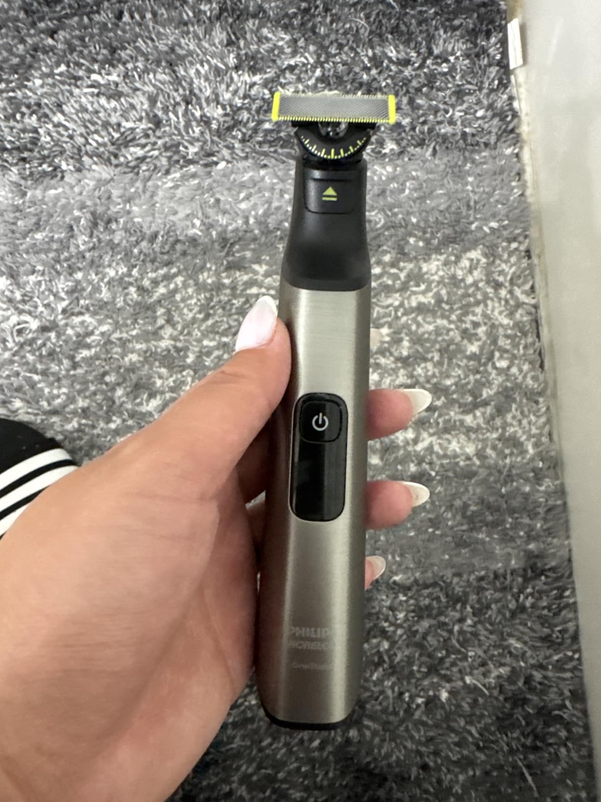 Philips Norelco OneBlade 360 Hybrid Face Trimmer and Shaver, 5 Length Comb customer photo 2
