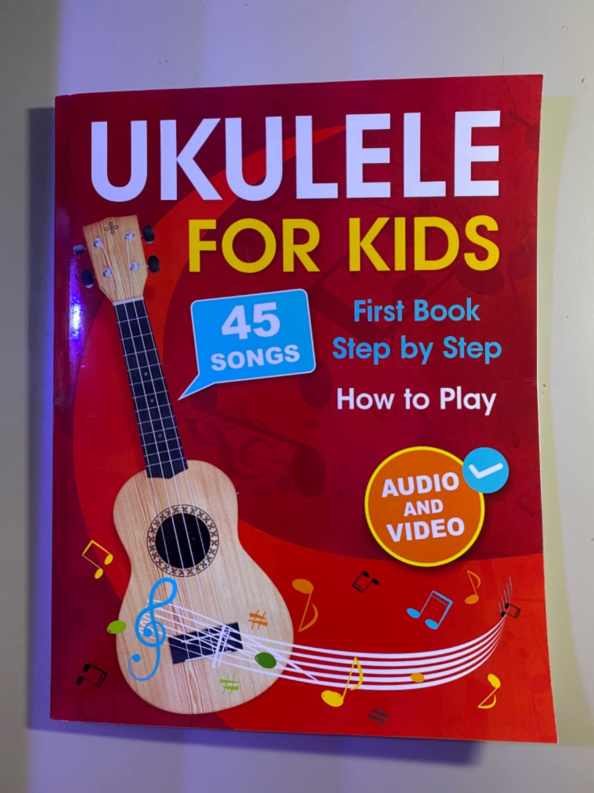 Ukulele for Kids: How to Play the Ukulele with 45 Songs. First Book + Audio and Video customer photo 2