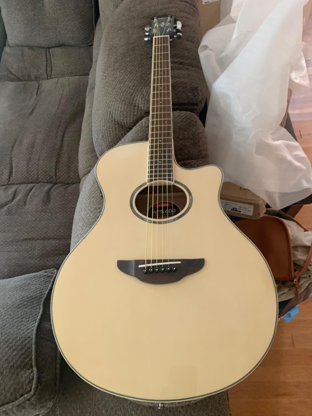 Yamaha APX600M Thin Body Acoustic-Electric Guitar, Matte Finish customer photo 2
