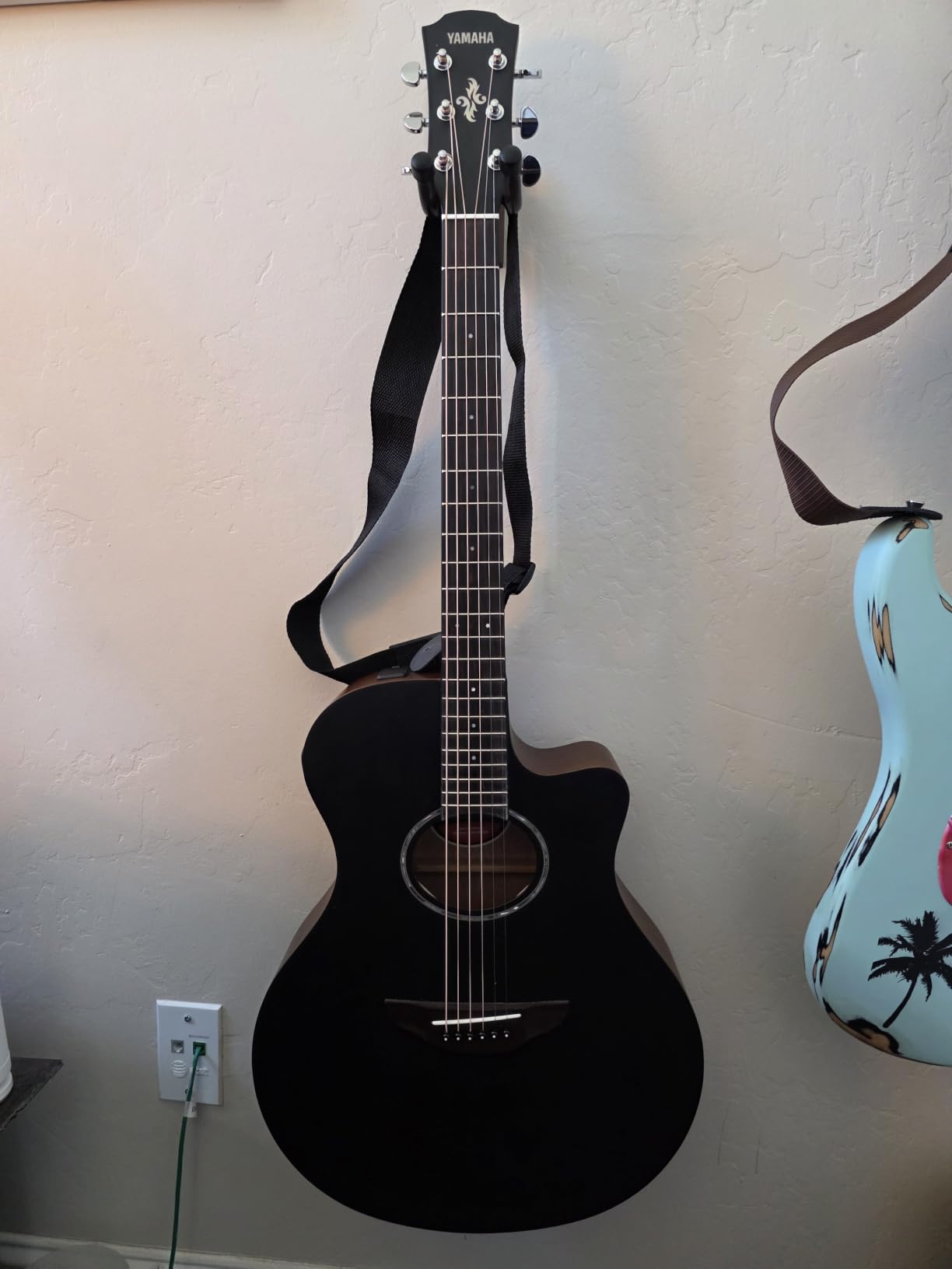 Yamaha APX600M Thin Body Acoustic-Electric Guitar, Matte Finish customer photo 1