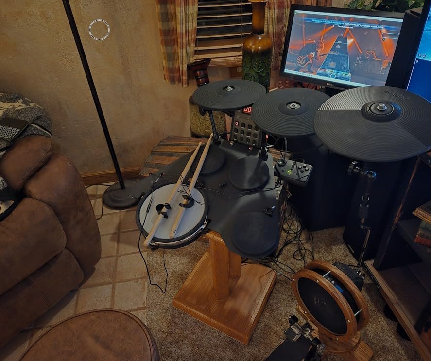 LEKATO Electronic Drum Set, Portable Electric Drum Set for Beginner with Quiet Mesh Snare Drum Pads, 220+ Sounds, USB MIDI, 2 Switch Pedal, Electric Drum Kit with Sticks, Travel Bag customer photo 2