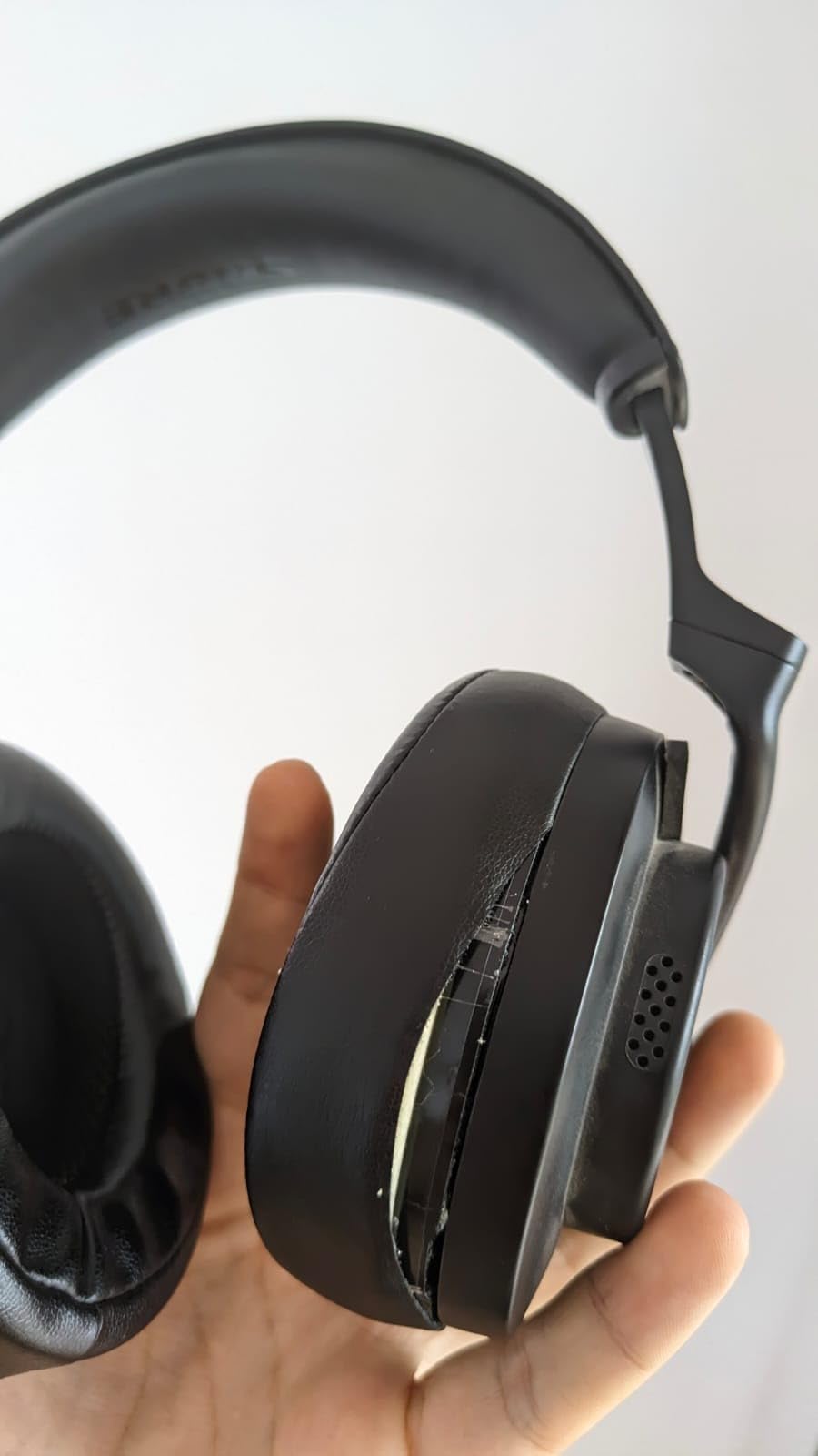 Shure AONIC 50 Gen 2 Wireless Noise Cancelling Headphones, Premium Studio Sound, Bluetooth 5, Customizable EQ, 45-Hour Battery, Over-Ear, Black customer photo 1