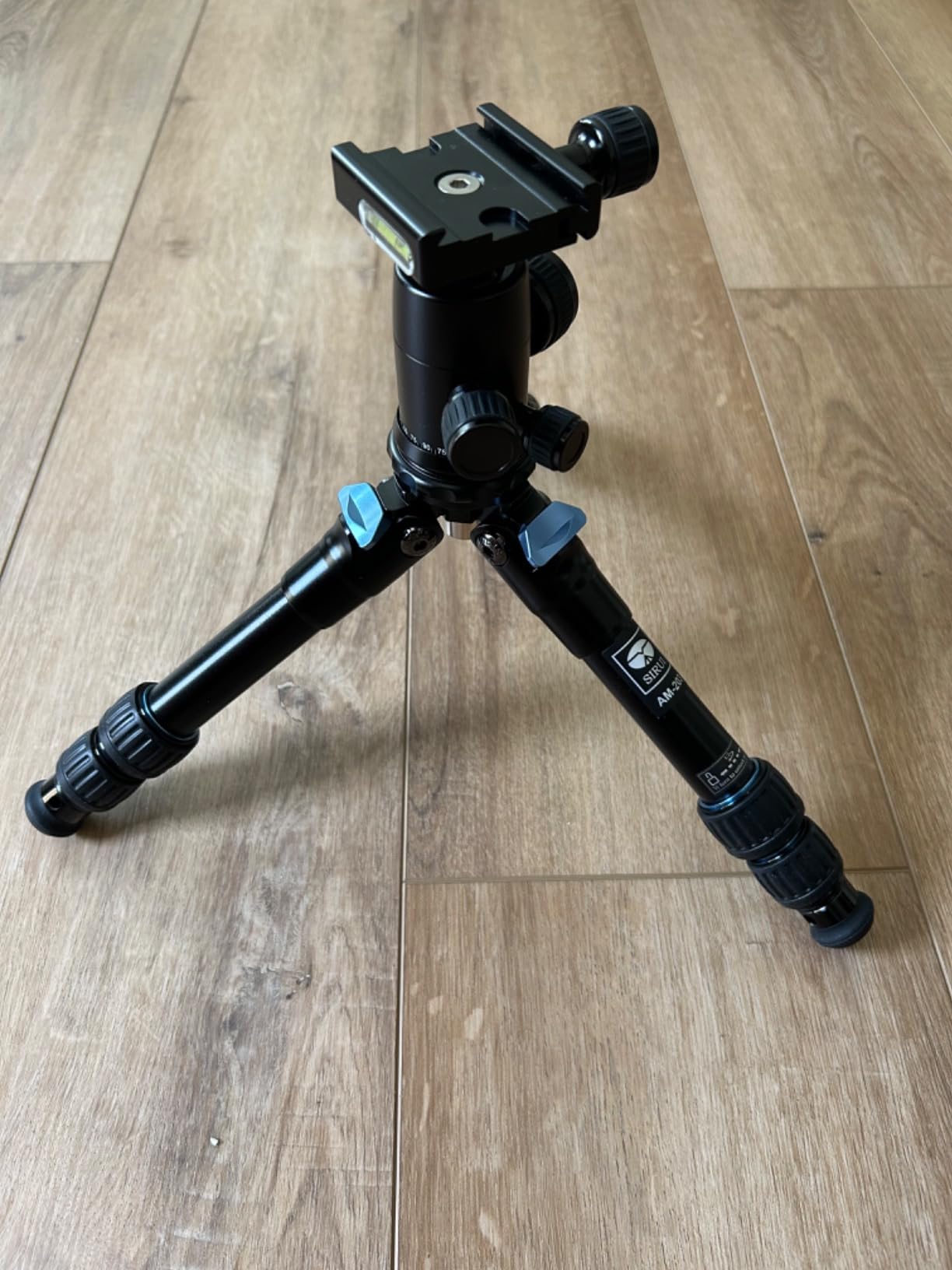 SIRUI AM-203 Aluminum Mini Travel Tripod, B00K Ball Head, 360° Panoramic customer photo 1