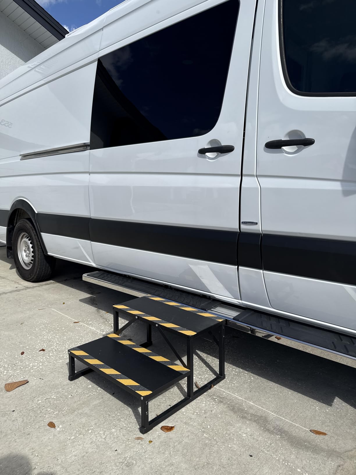 TOCRETOARE RV Steps with Handrail, Hot Tub 2 Steps with Handrail, Portable Stairs Steps for 5th Wheel RV, Mobile Home Stairs Outdoor RV Step Ladder for Camper and Porch with Non Slip Assist Handrail customer photo 1