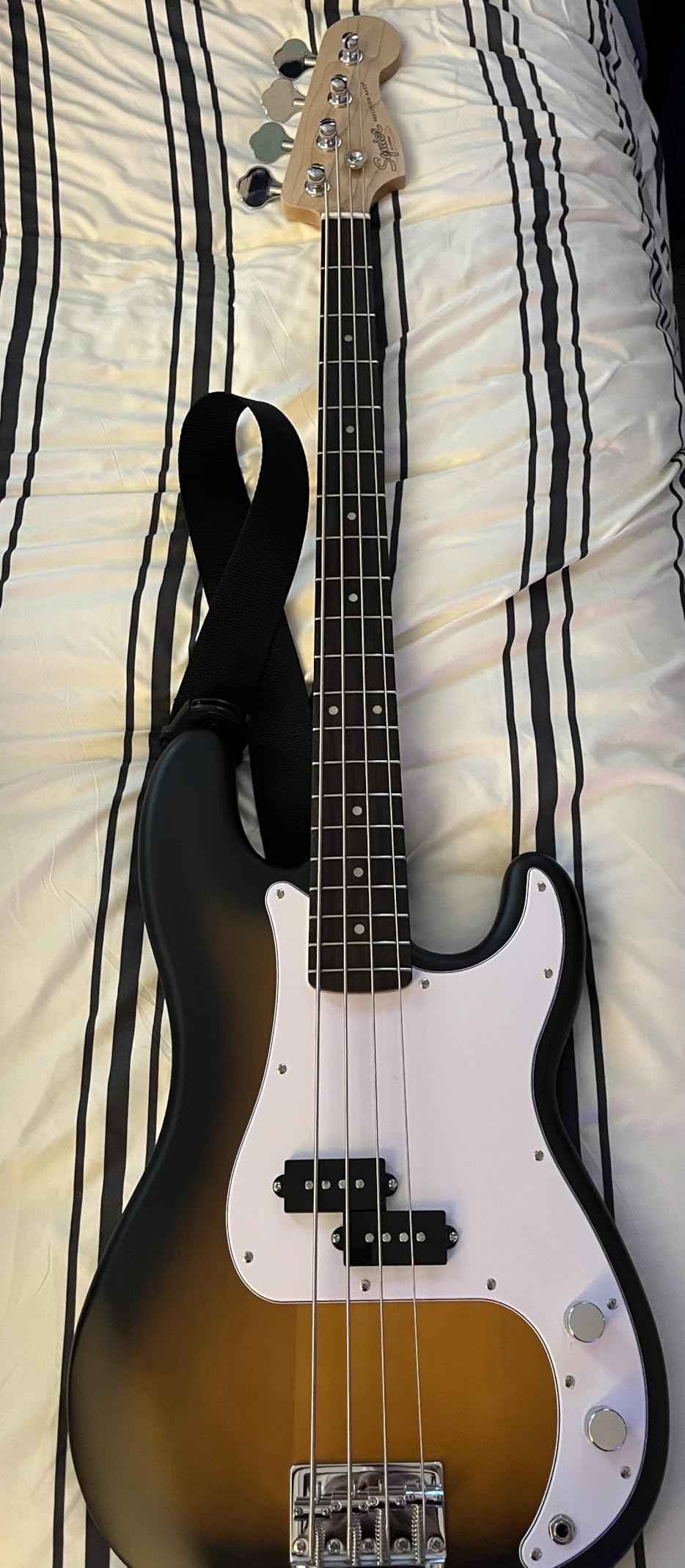 Fender Squier Debut Series Precision Bass Guitar, Beginner Guitar, with 2-Year Warranty, Includes Free Lessons, 2-Color Sunburst with Matte Finish customer photo 2