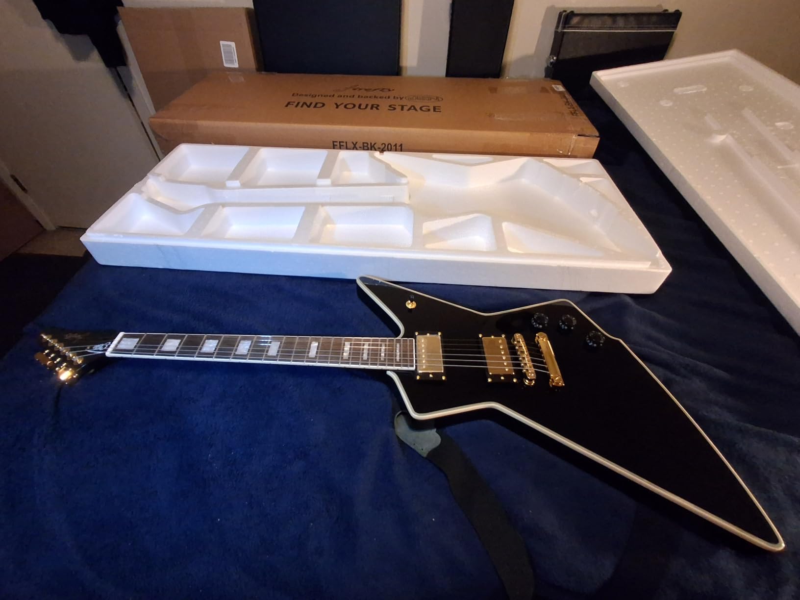 Firefly FFLX Solid Body Electric Guitar, Mahogany Guitar body, Stainless steel and ball end frets, rosewood fretboard (Purple Color) customer photo 1