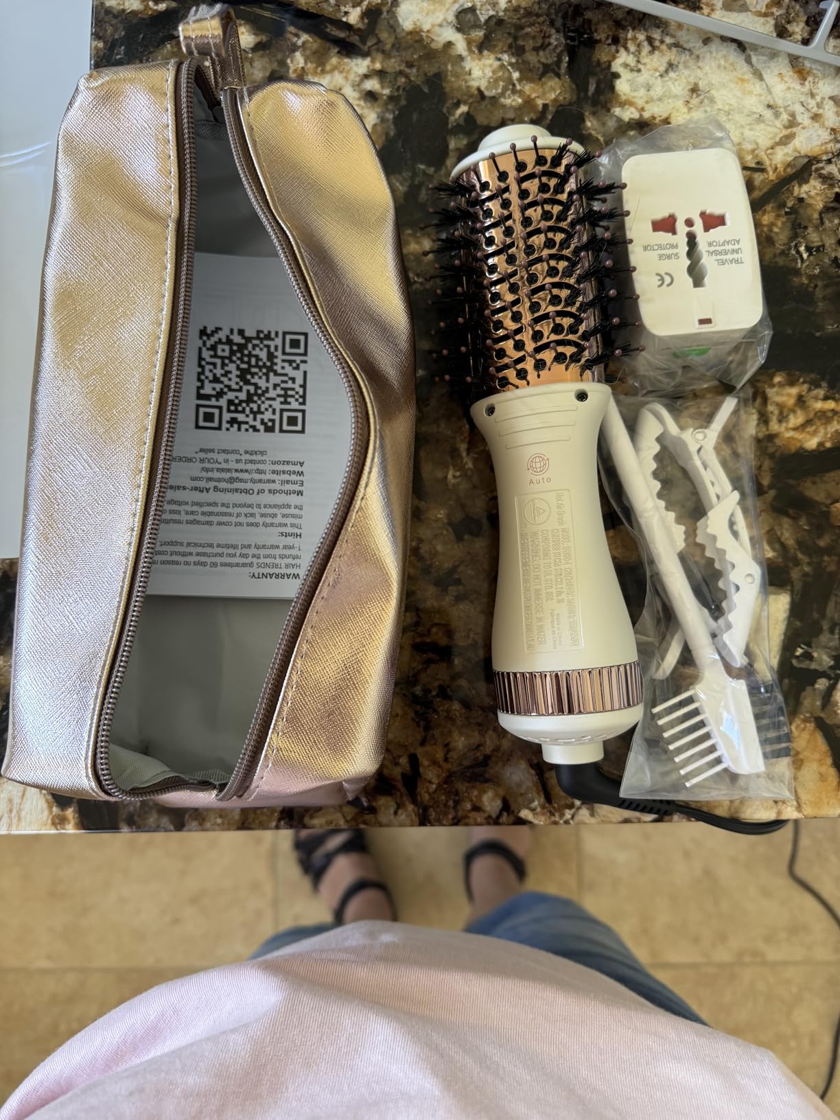 Dual Voltage Travel Blow Dryer Brush in one, Hair Trends Mini Hot Air Brush customer photo 1