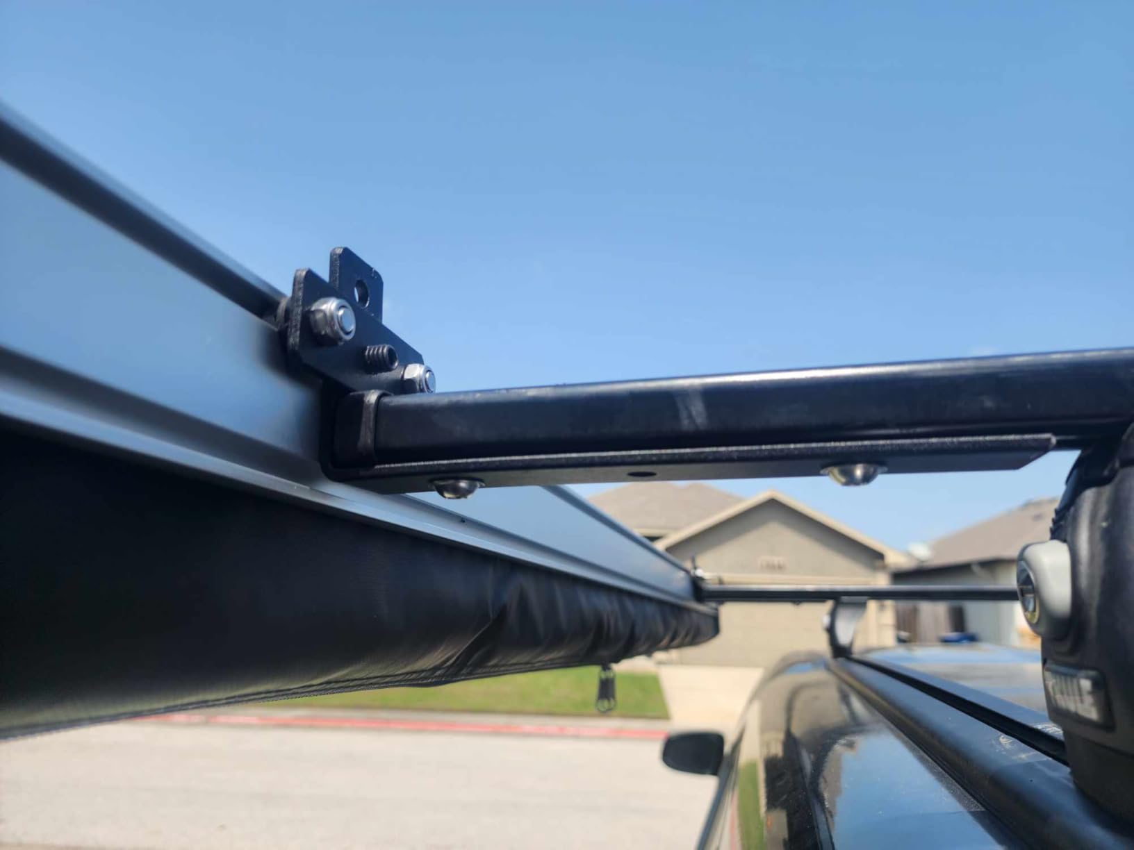 JOYTUTUS Vehicle Awning 6.6'x8.2' Roof Rack Pull-Out Sun Shade UV50+, Weatherproof 4x4 Side Sunshade for Camping, Car Awning with Adjustable Hardware, Quick Set-up, Compatible with SUV/Truck/Van/Jeep customer photo 2