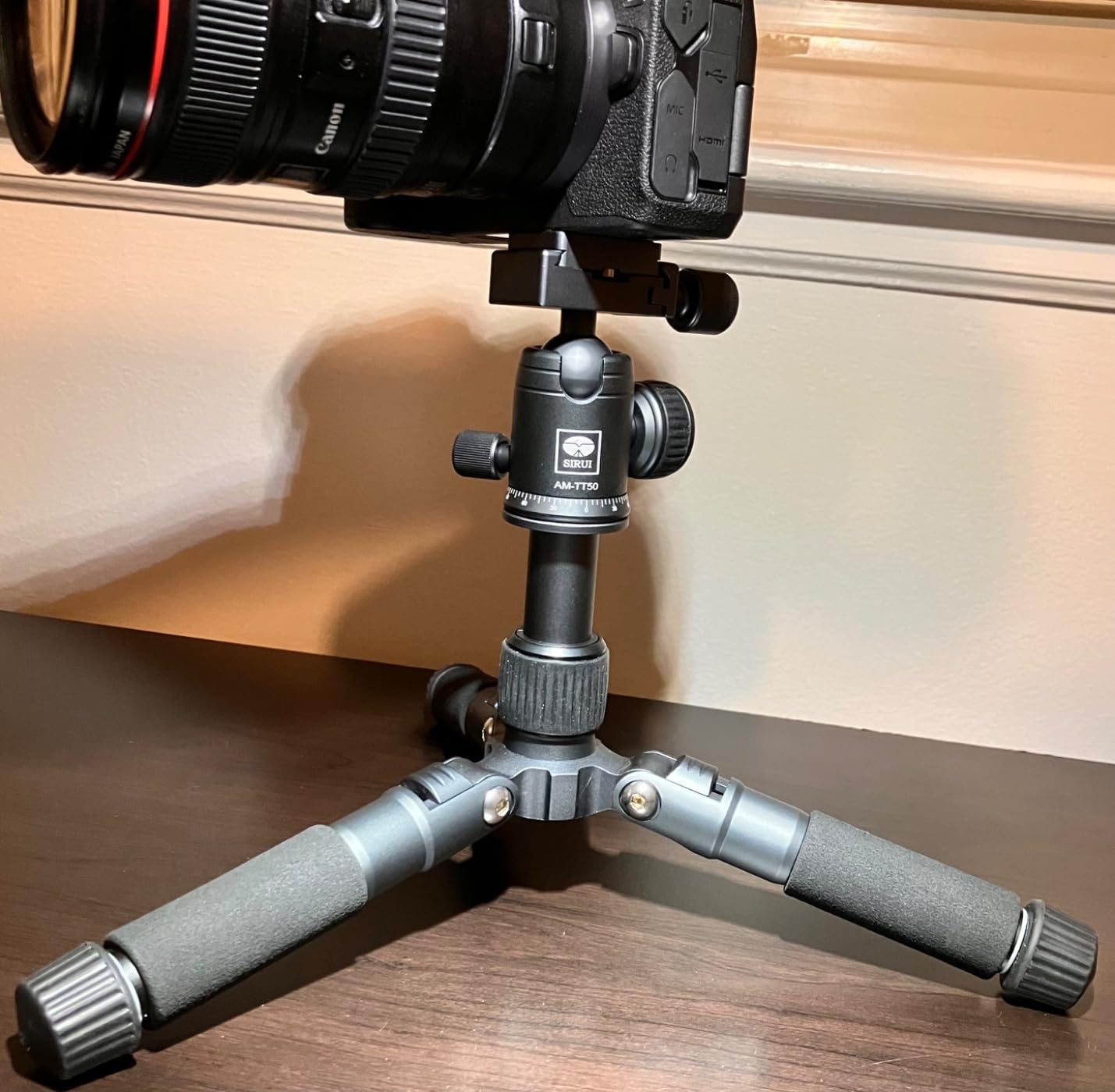 SIRUI Aluminum Mini Desktop Tripod with 360° Ball Head customer photo 1