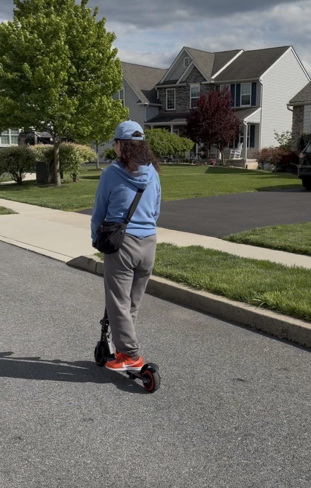 Classic Foldable Electric Scooter for Kids, Bright Front Lights, Shining Pedal Lights, LED Display, Dual Brakes 150W Motor Kids Electric Scooter, UL2272 Certified customer photo 2