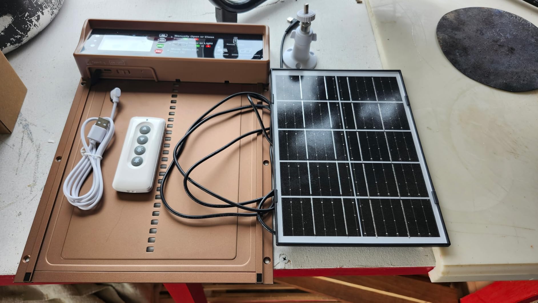 AsFrost Automatic Chicken Coop Door, 7W Solar Panel Powered Brown customer photo 2