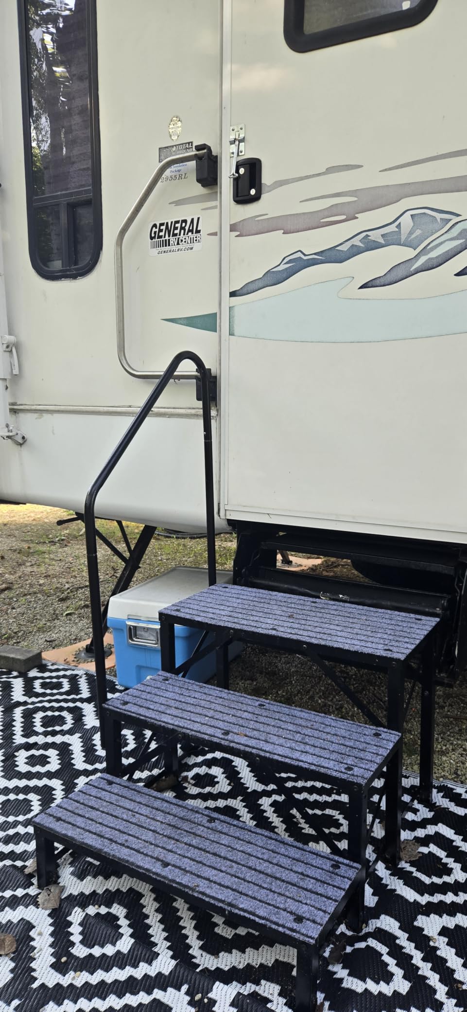 3 Steps Hot Tub RV Steps with Dual Handrail, 𝟐𝟎𝟐𝟔 𝐔𝐩𝐠𝐫𝐚𝐝𝐞𝐝 Portable Mobile Home Stairs Steps w/Dual Reinforced Crossbeams, 660lbs, Outdoor RV Camper Entry Steps w/Non-Slip Mats customer photo 1