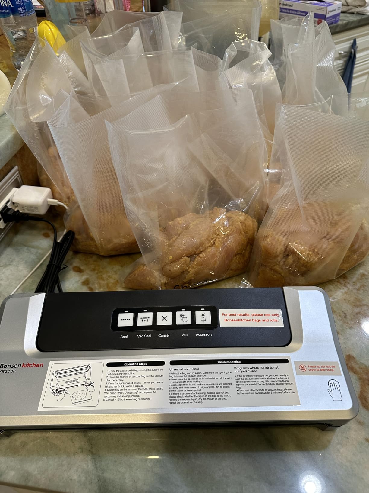 Bonsenkitchen Vacuum Sealer Machine With 5 Vacuum Bags,Black customer photo 1