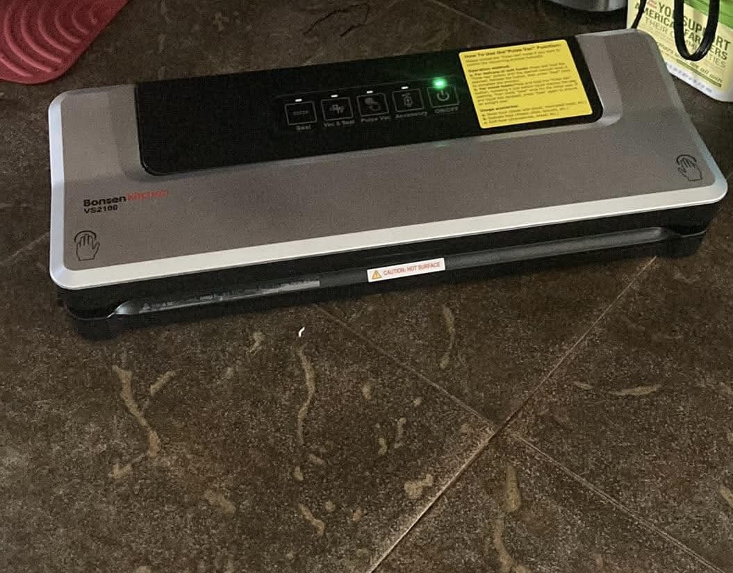 Bonsenkitchen Vacuum Sealer Machine With 5 Vacuum Bags,Black customer photo 2