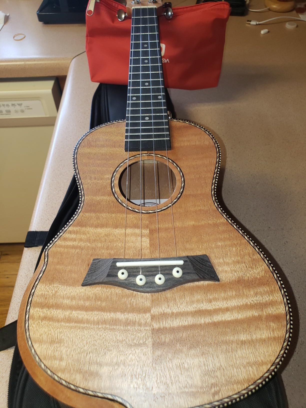 Vangoa 26-Inch Tenor Ukulele Kit, Mahogany Starter Uke for Beginner customer photo 1