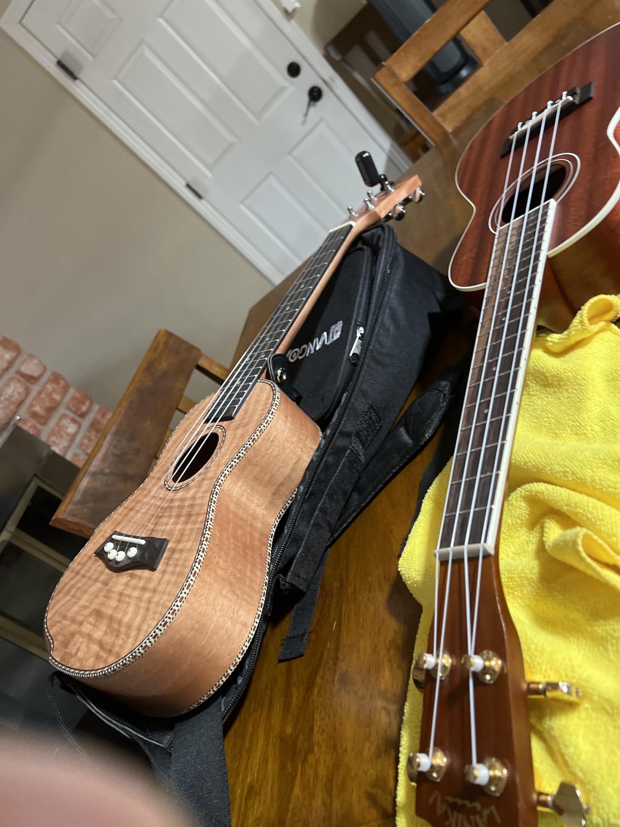 Vangoa 26-Inch Tenor Ukulele Kit, Mahogany Starter Uke for Beginner customer photo 2