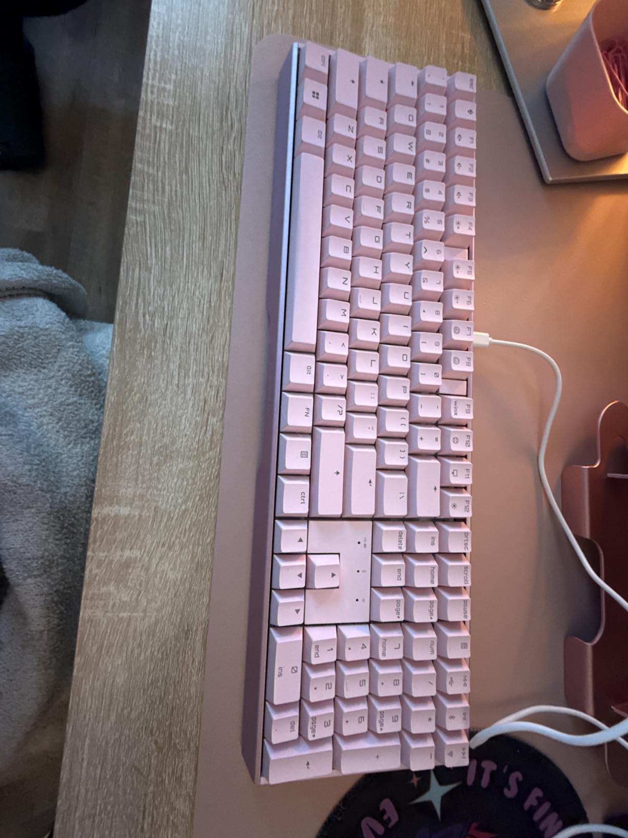Cherry MX 3.0S Wireless, Mechanical Gaming Keyboard, Bluetooth, 2.4 GHz & Wired Mode, RGB Lighting, Aluminum Housing, Rechargeable, MX2A Brown Switches, Pink customer photo 1