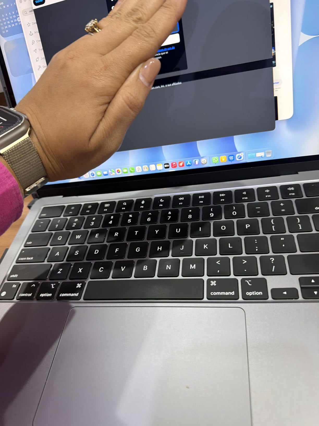 2022 Apple MacBook Air with Apple M2 Chip (13-inch, 16GB RAM, 512GB SSD Storage) Space Gray (Renewed) customer photo 2