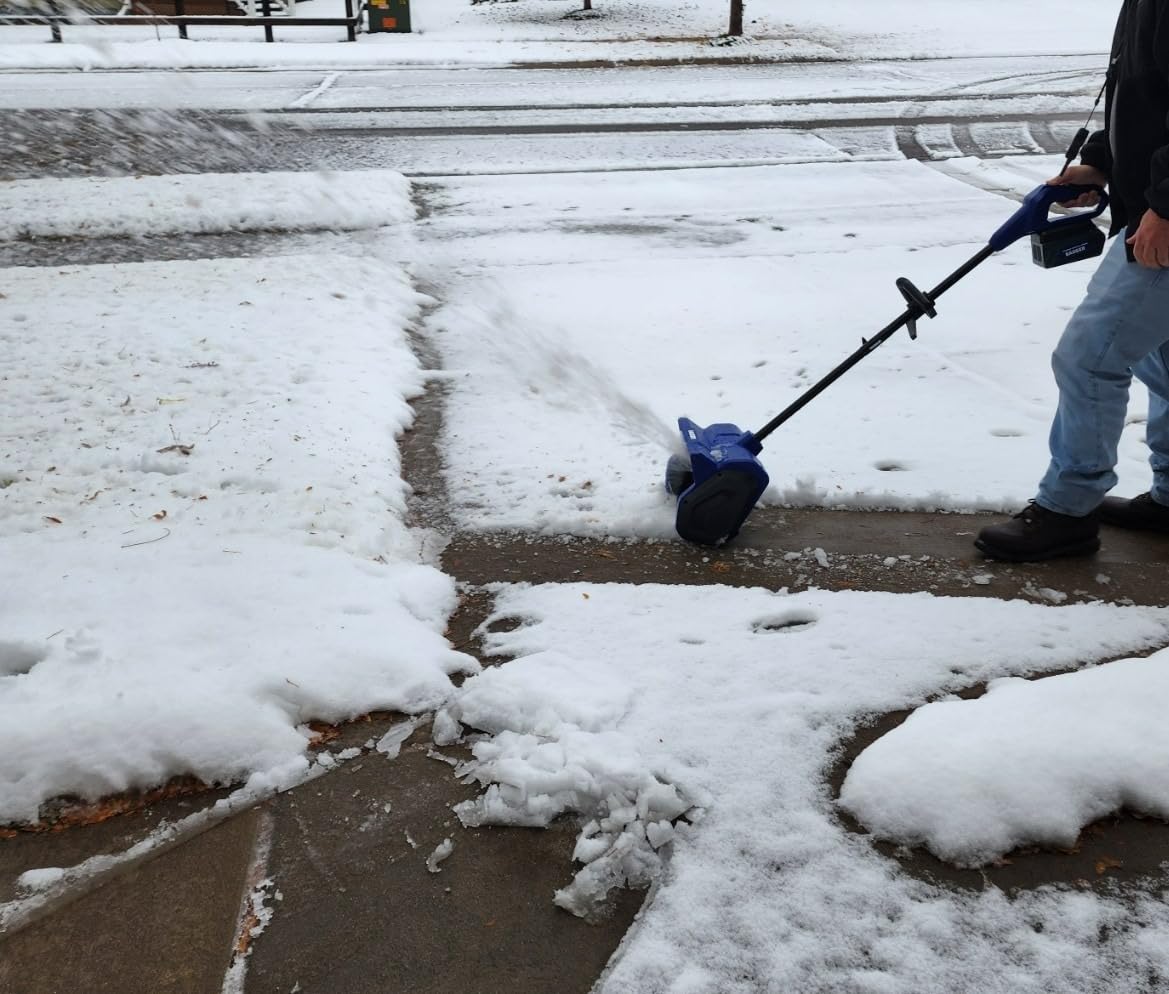 Wild Badger Power 40V Cordless Electric Snow Shovel, 12-Inch Brushless customer photo 2