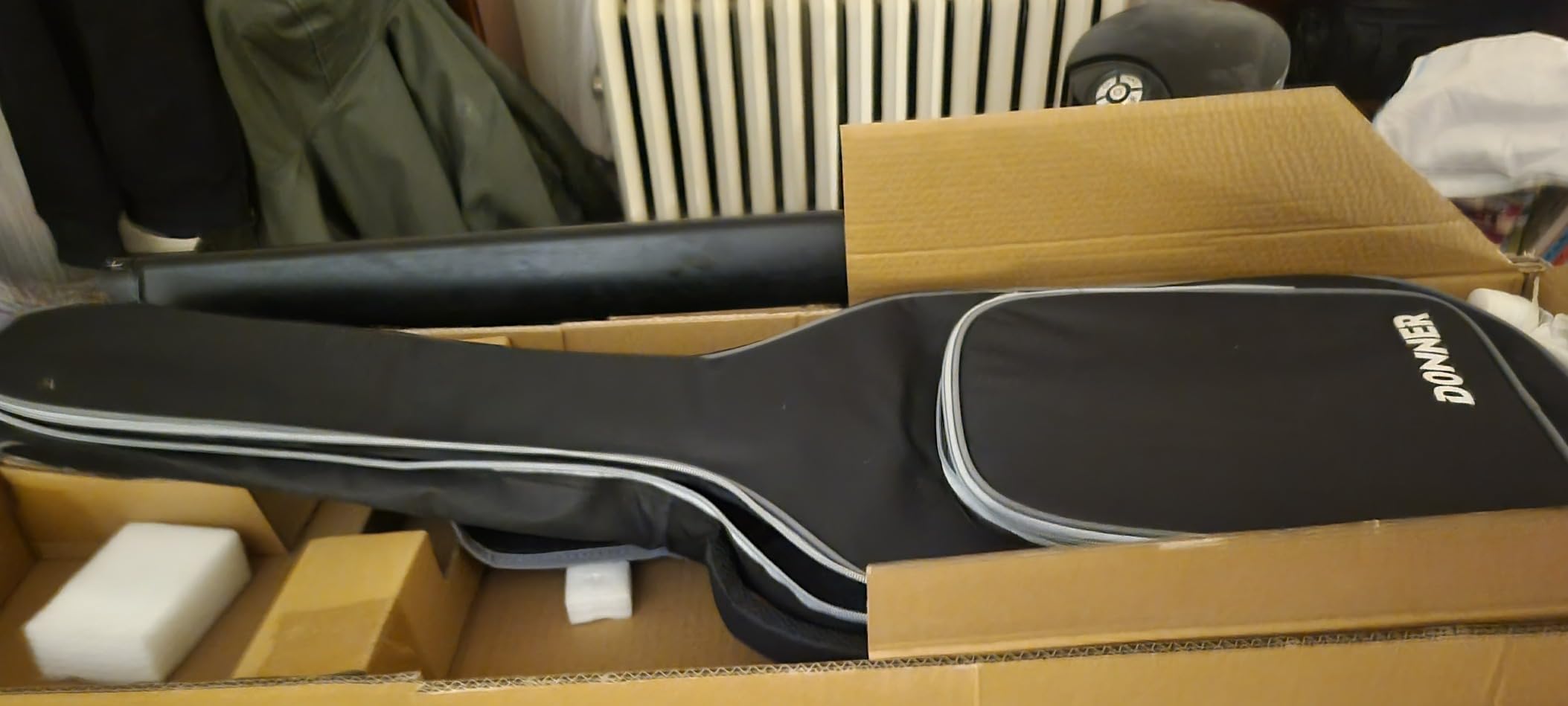 Donner DMT-66 39 Inch Solid Body Electric Guitar Kit (Black) customer photo 1