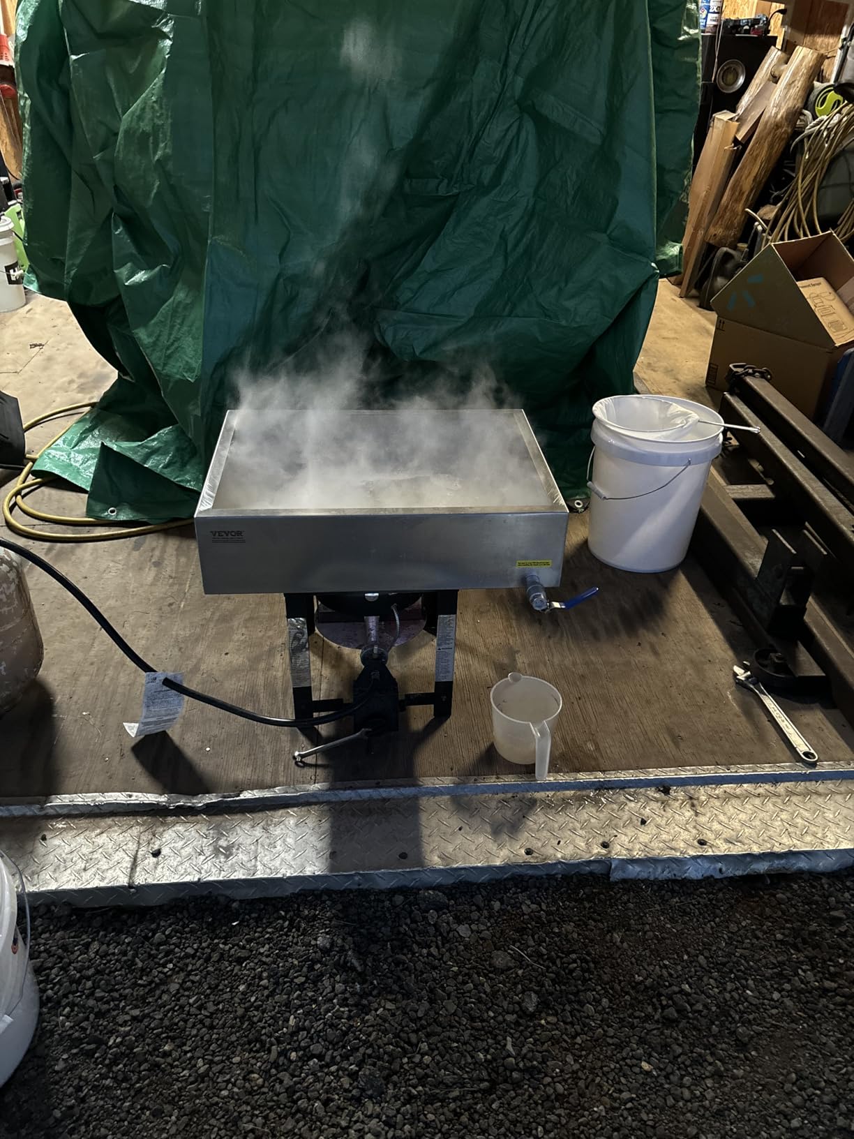 VEVOR Maple Syrup Evaporator Pan, 19.6 Gal, 30 x 16 x 9.5 Inch Maple Syrup,304 Stainless Steel Maple Syrup with Thermometer, 2 Valves and 3 Heating Methods, for Home, Outdoor customer photo 1