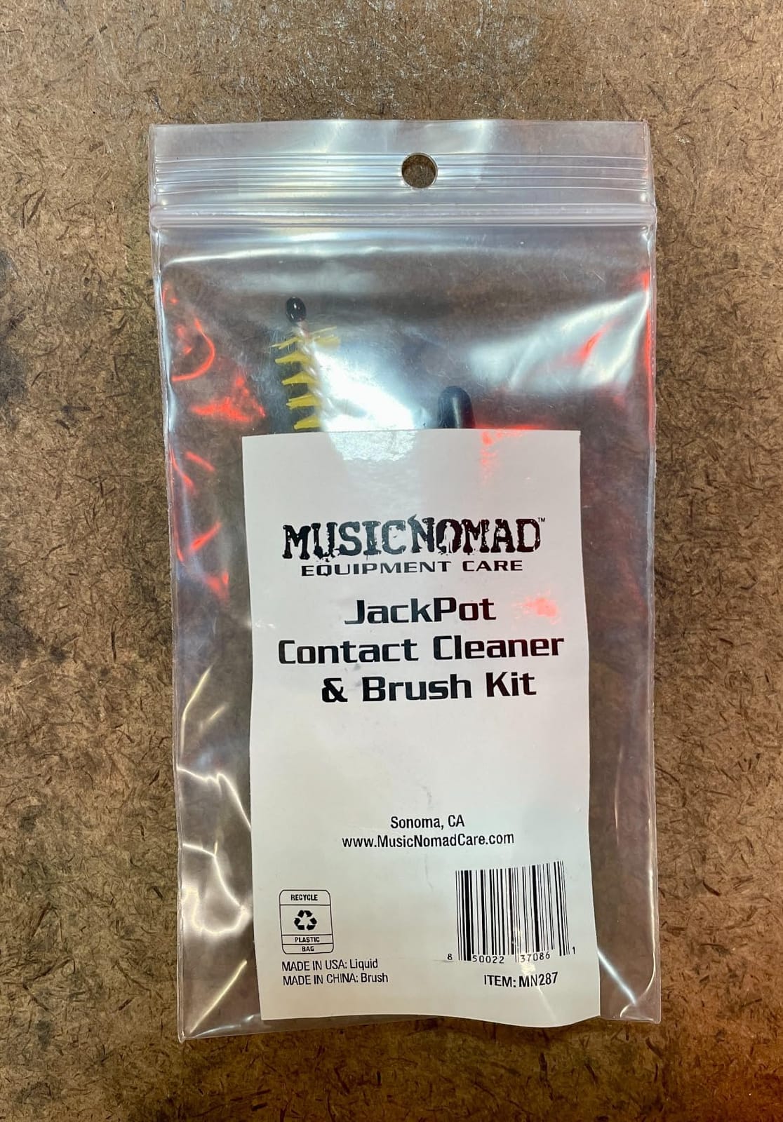 MusicNomad JackPot DeoxIT Contact Cleaner & Brush for Music Gear (MN287) | DeoxIT Powered Formula Cleans Guitars, Jacks, Pots, Amps & Recording Gear customer photo 1