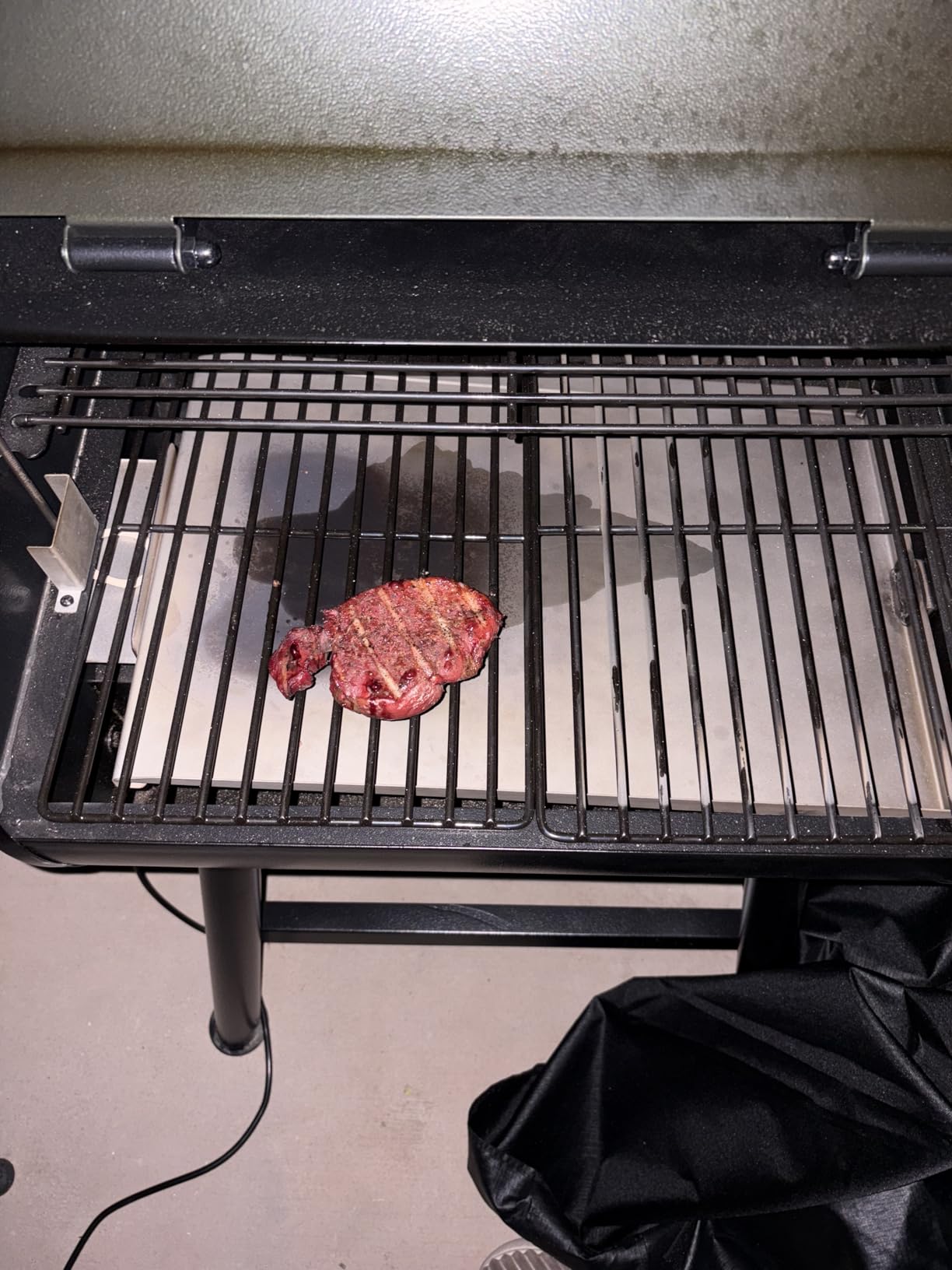 Electric Pellet Smoker Grill 565 SQ.IN Cook Area Pellet Smoker with Auto Feed & PID Controller 500°F Max Temperature 8 in 1 BBQ Grill with Meat Probe & Side Table with Hooks Perfect for Outdoor BBQ customer photo 2